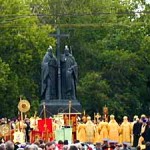 Торжества у памятника святым Кириллу и Мефодию