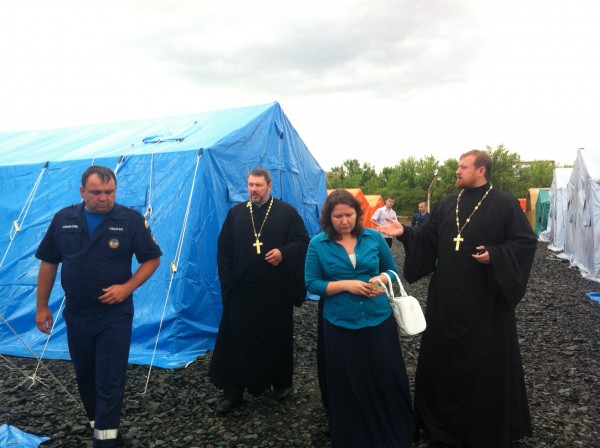 Посещение пунктов временного размещения жителей Украины сотрудниками Синодального