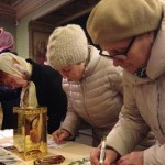 На Валаамском подворье Москвы собирают подарки на Пасху в Украину