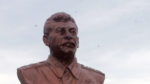 В Сургуте залили краской памятник Сталину